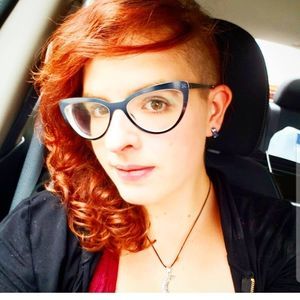 Meet your Posher, Stephanie